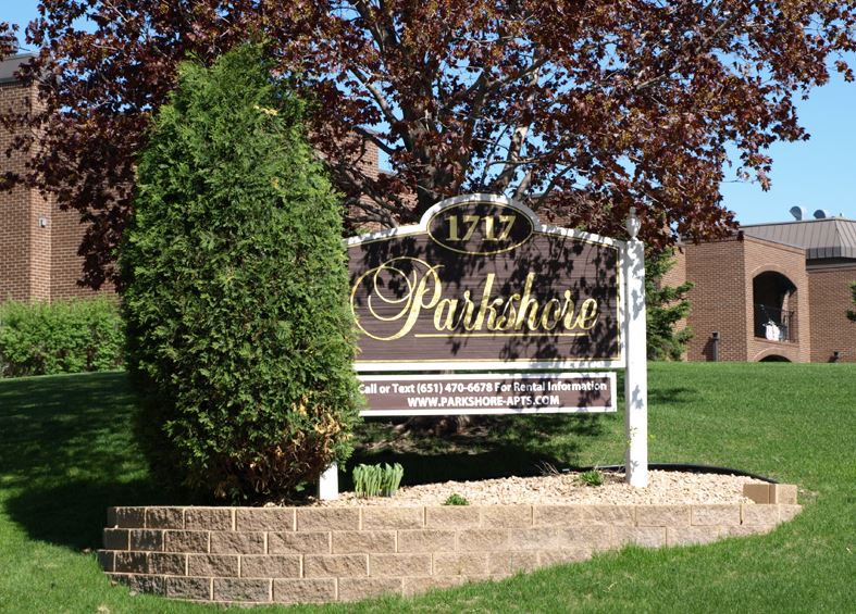 Parkshore Apartments Image 1