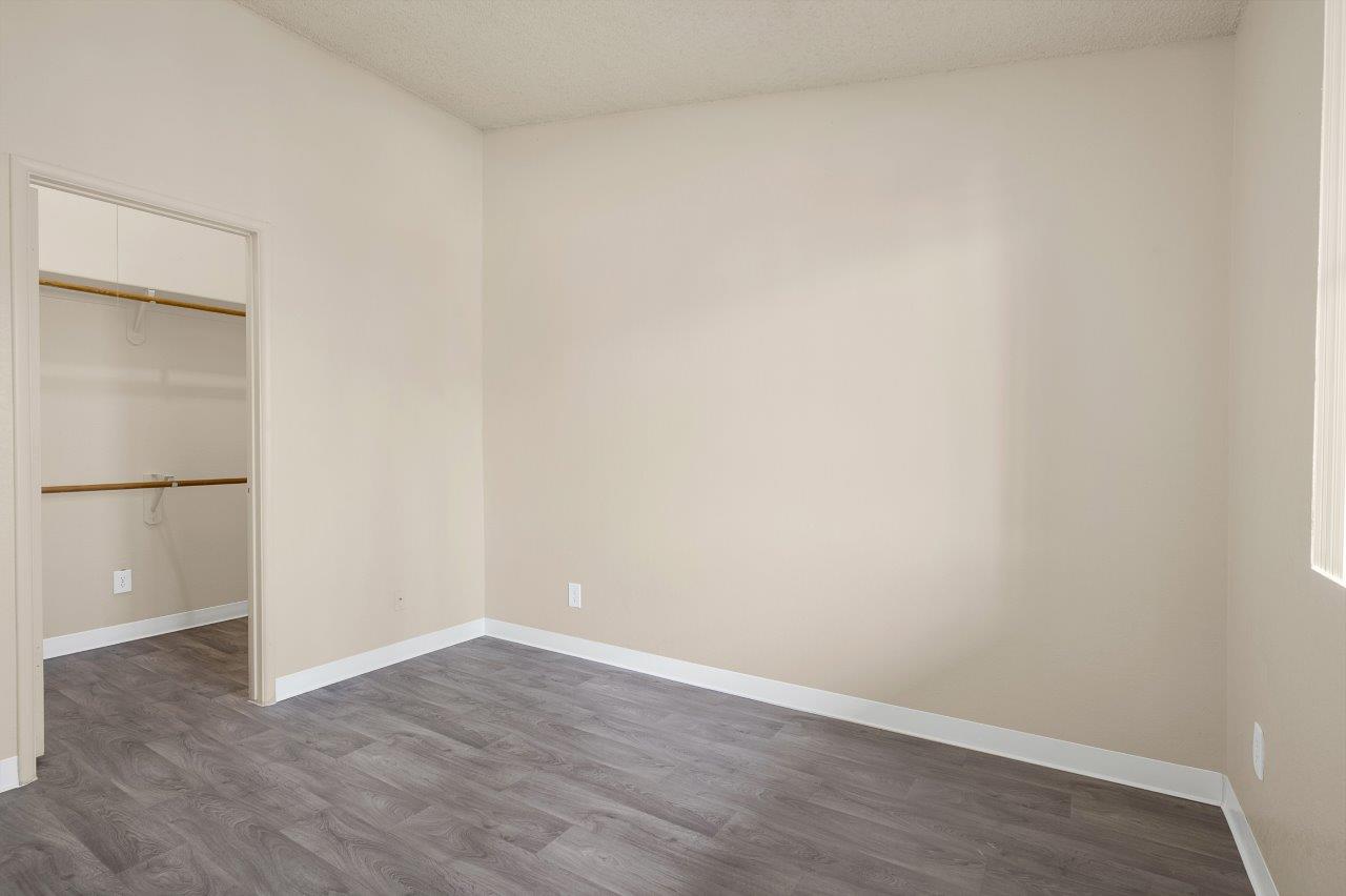 Deerfield Village Image 12