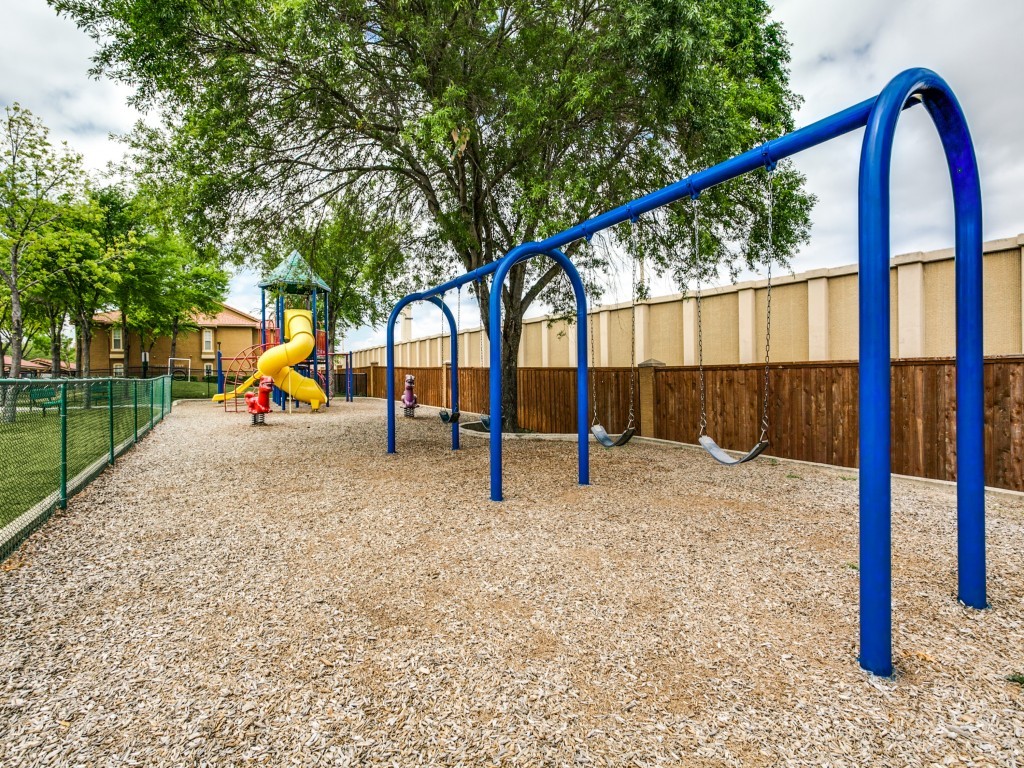 Estates On Frankford Image 12