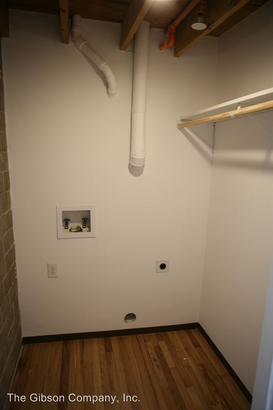 4130 Commerce Street Image 10