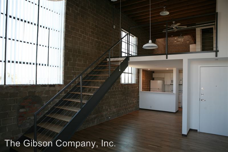 4130 Commerce Street Image 1