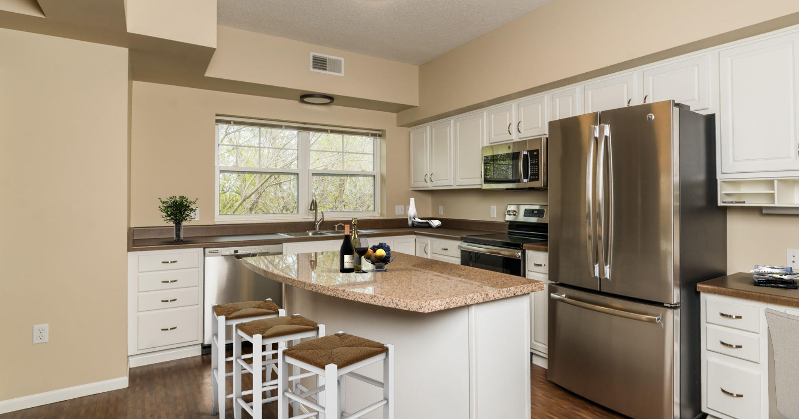Lake Hazeltine Woods Townhomes Image 5