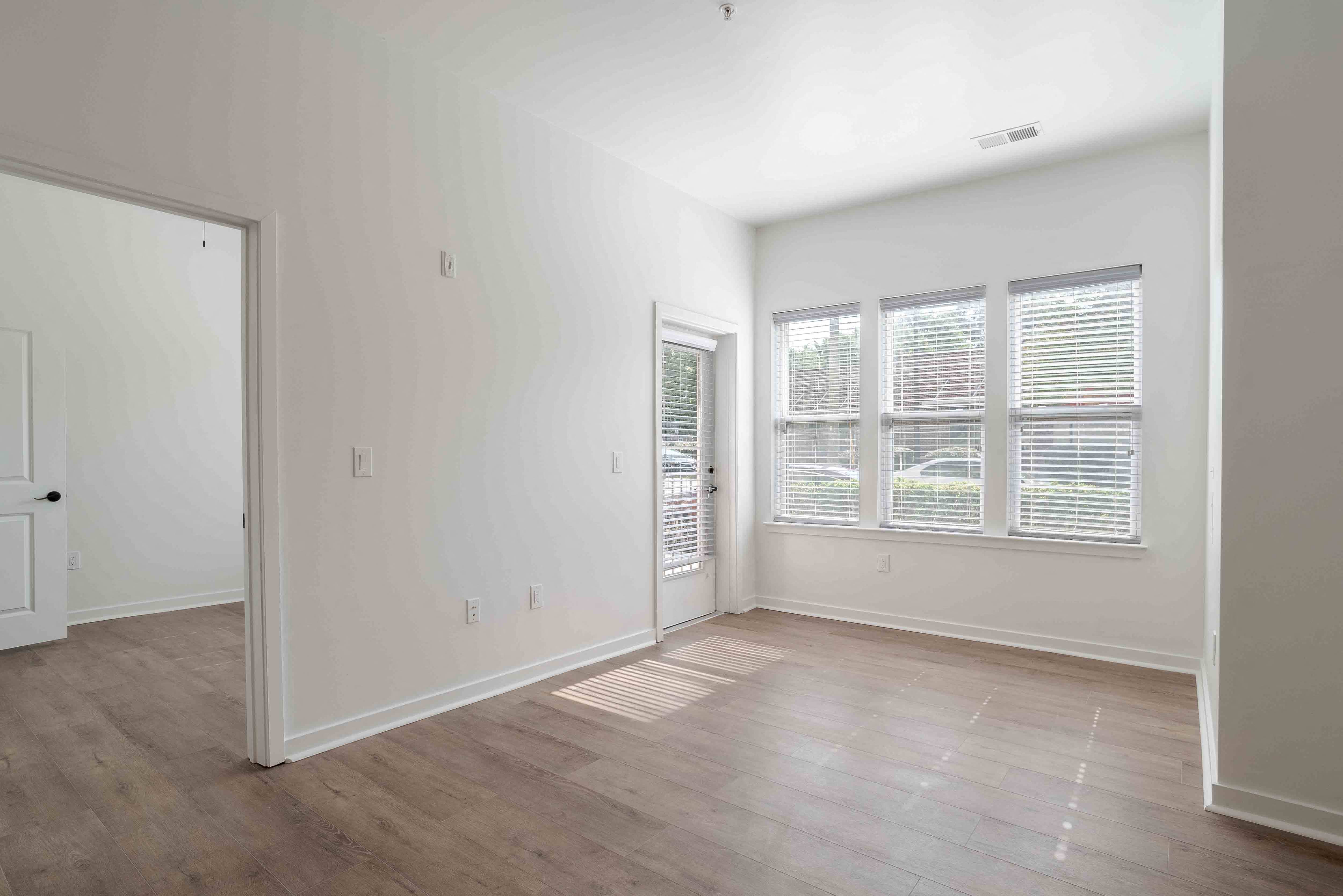 Midtown 205, Charlotte, NC, Premium London Fog