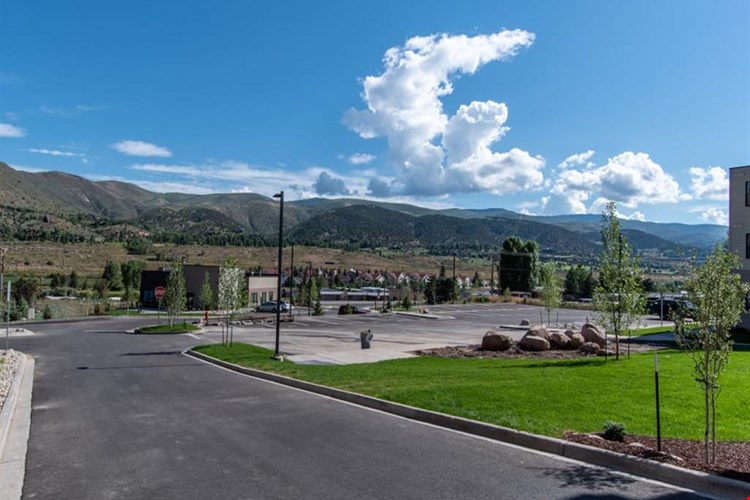 6 West Apartments Image 10