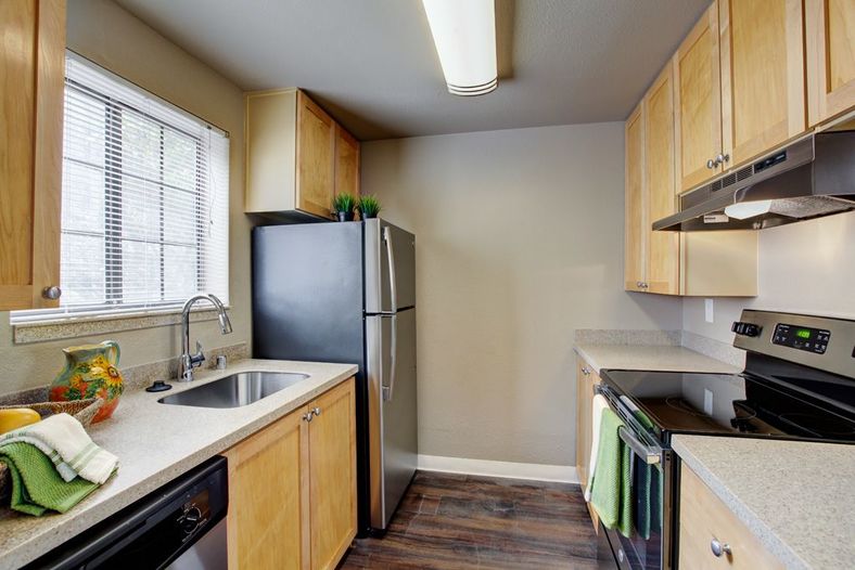 2000 Lake Washington Image 4