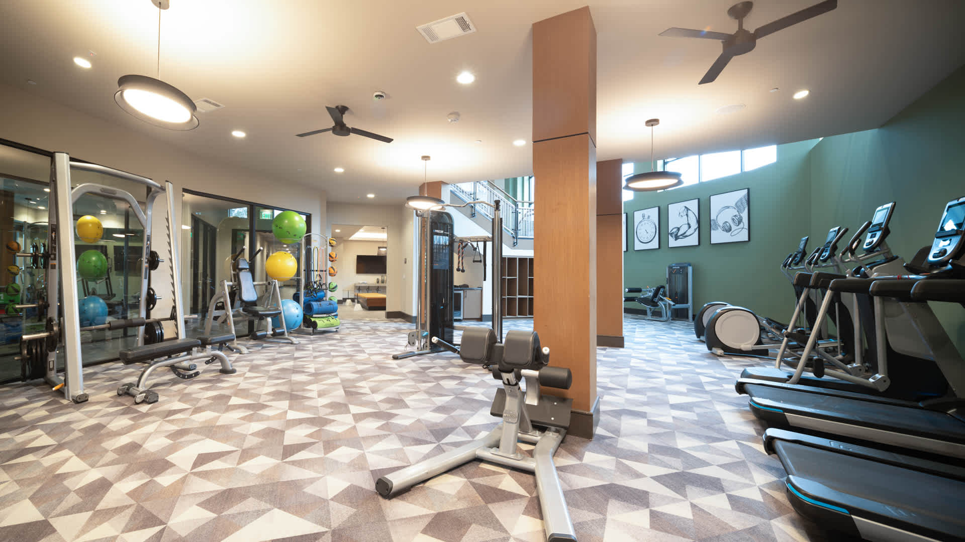 Olivian at the Realm Image 52