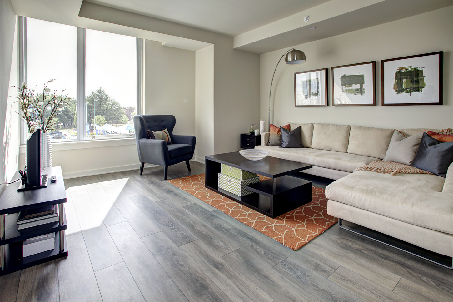 Hodge on 7th Image 7