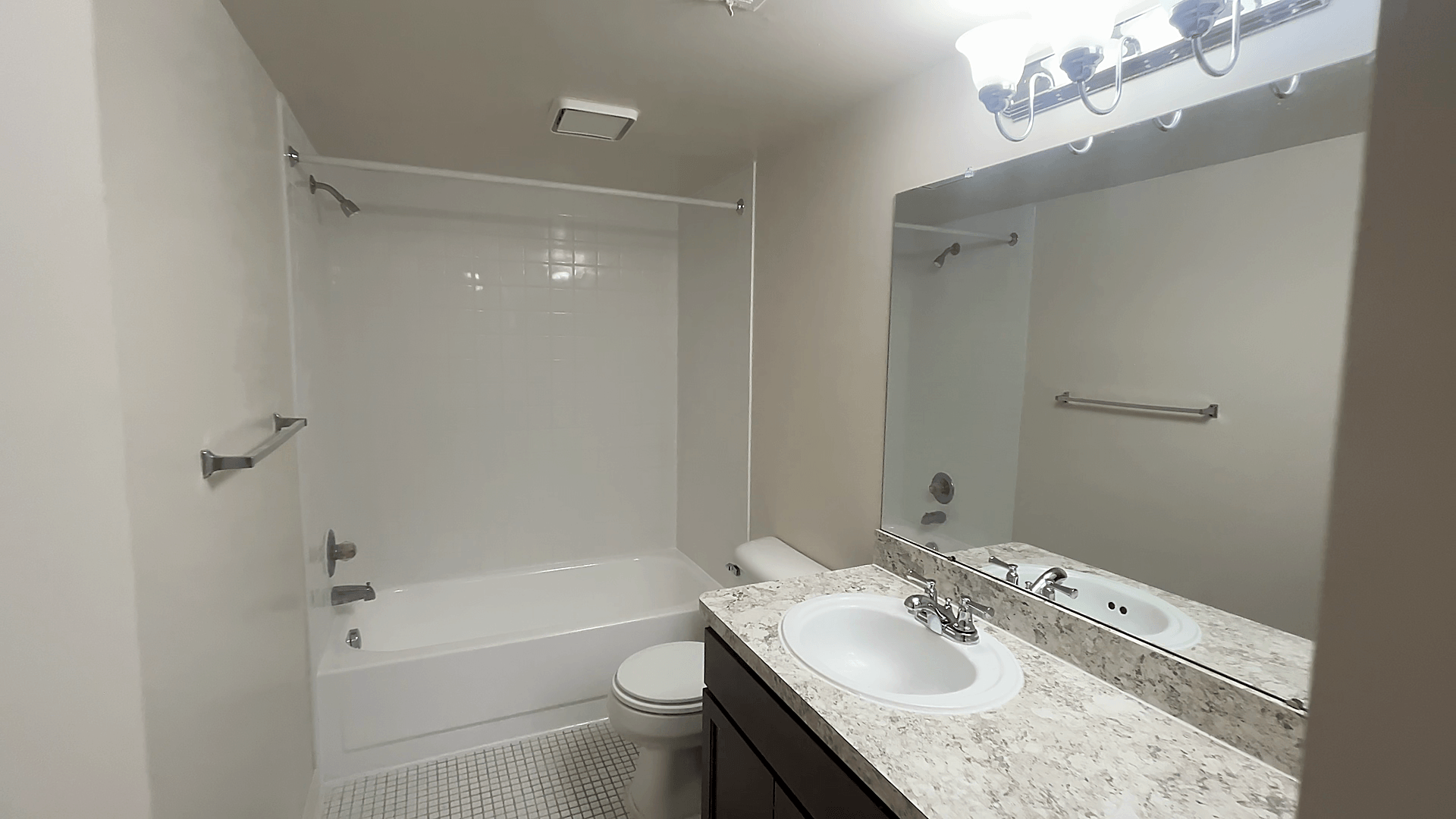 Eastwood Village Apartments Image 15