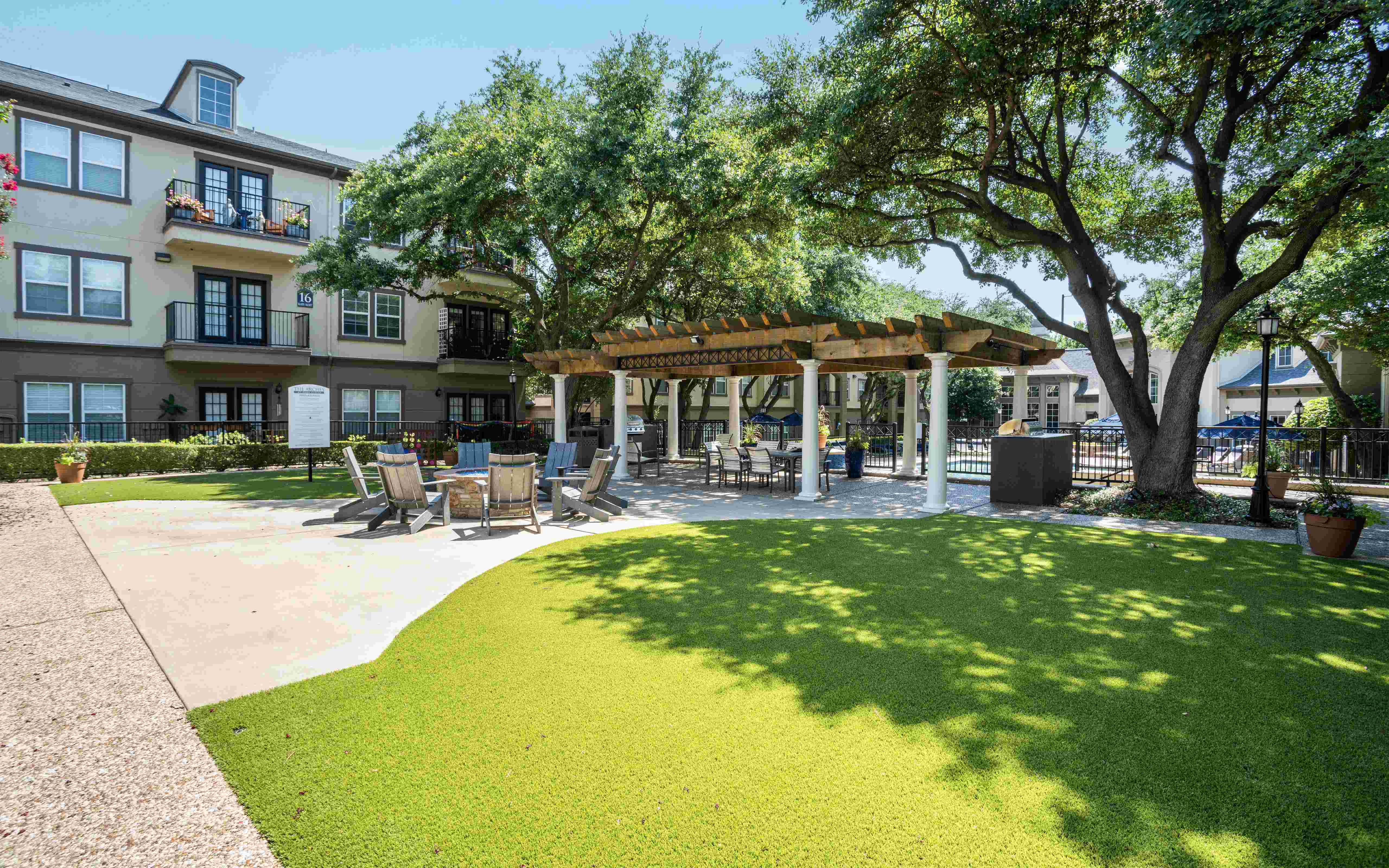 The Arches at Park Cities Image 10