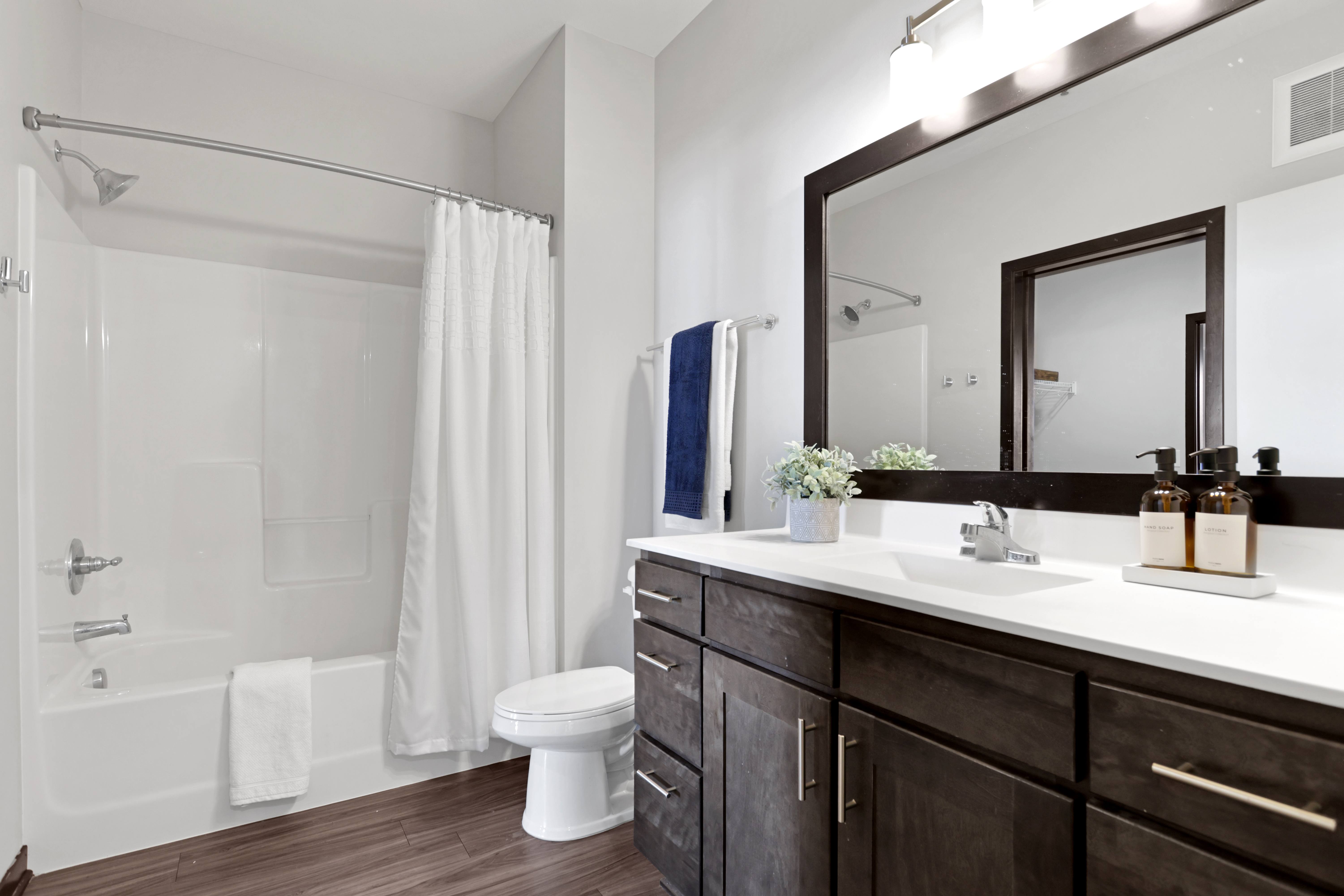 The Shoreham Apartments Image 126