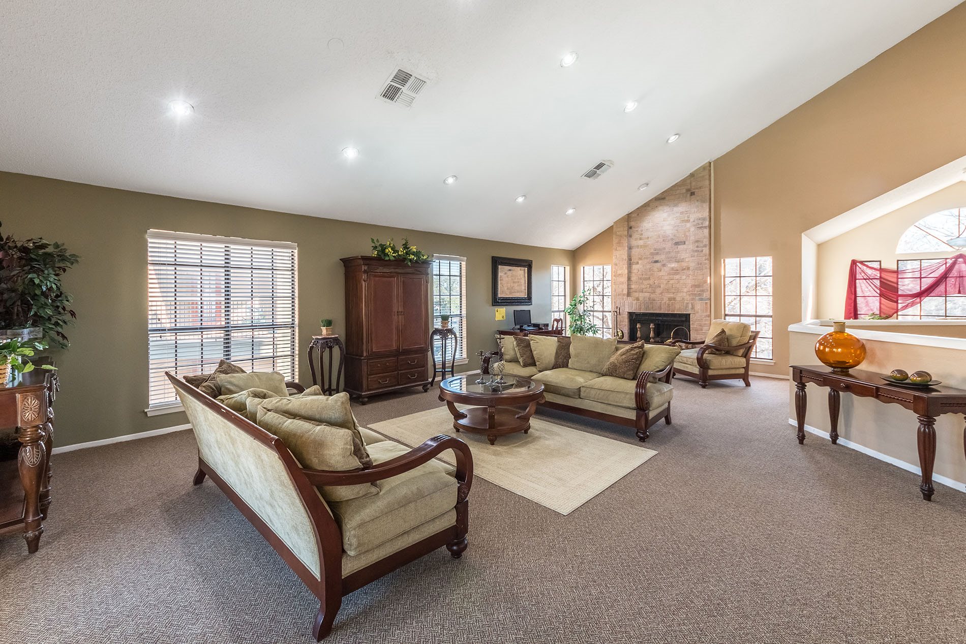 Bandera Crossing Image 5