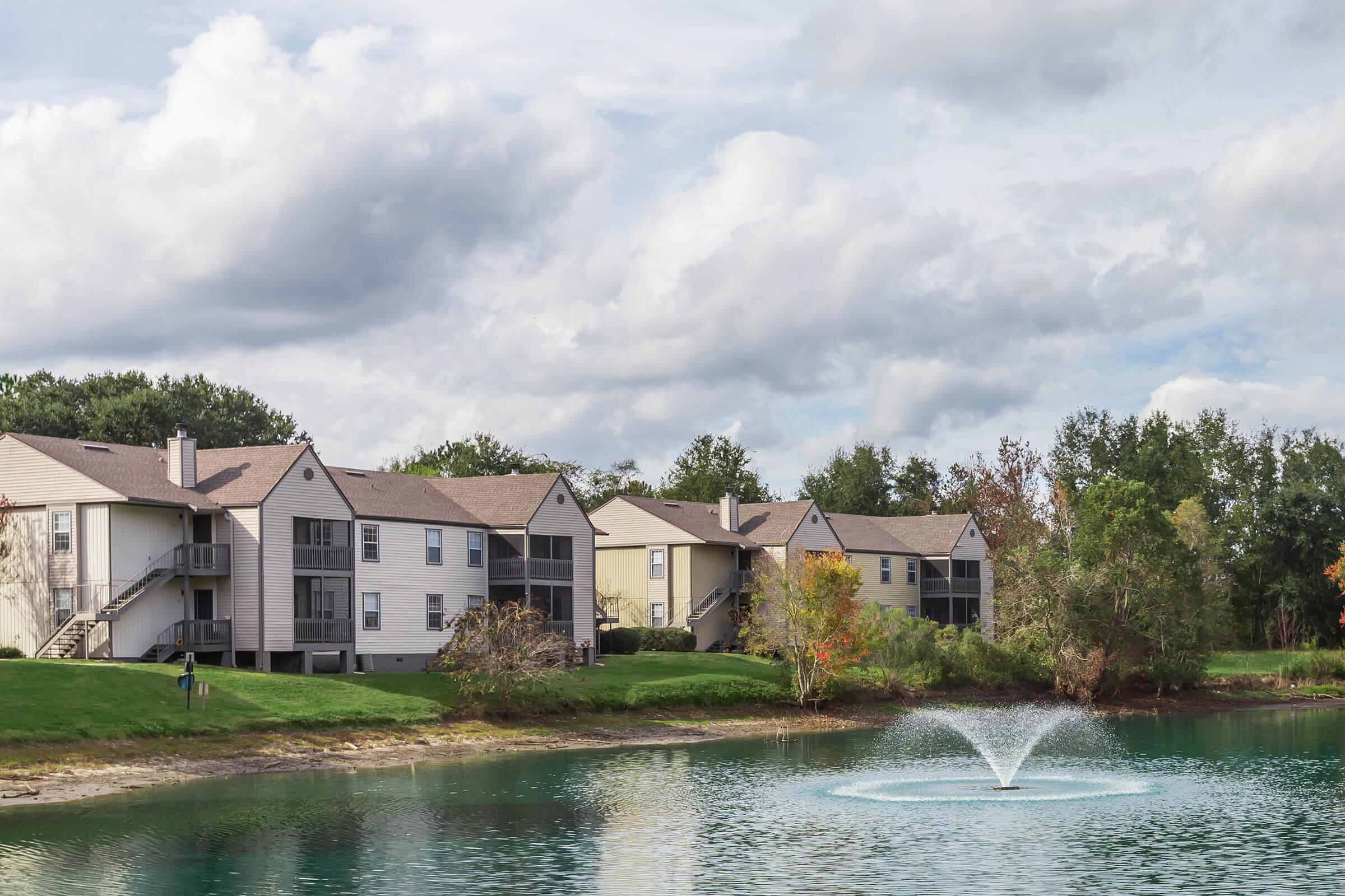 The Oaks at Lake Jackson Image 1