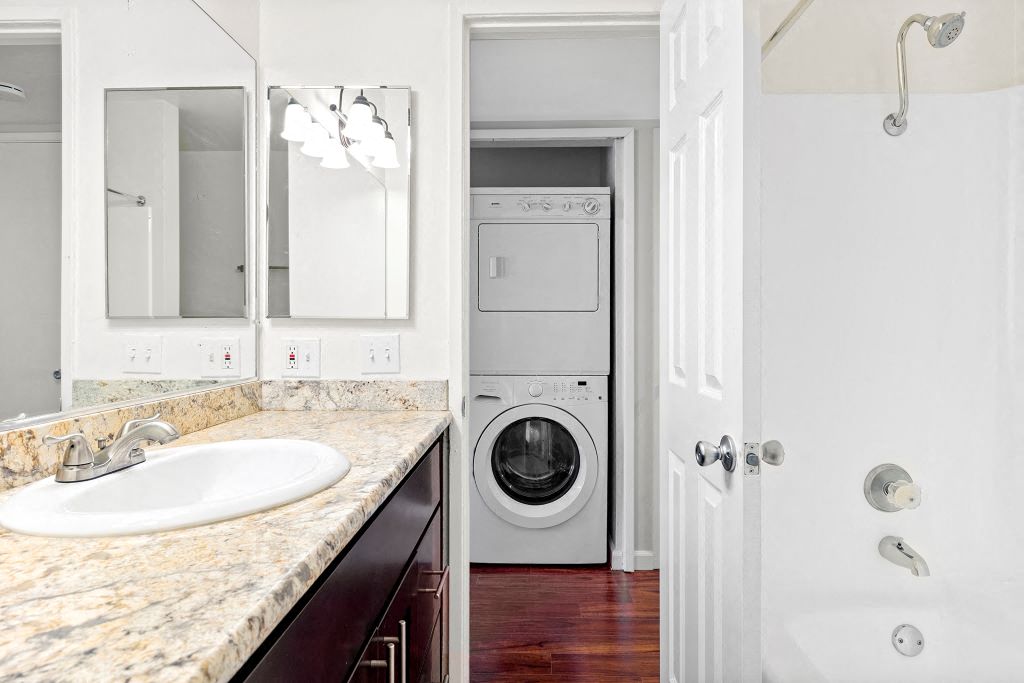 The Meadows at Westlake Village Image 34