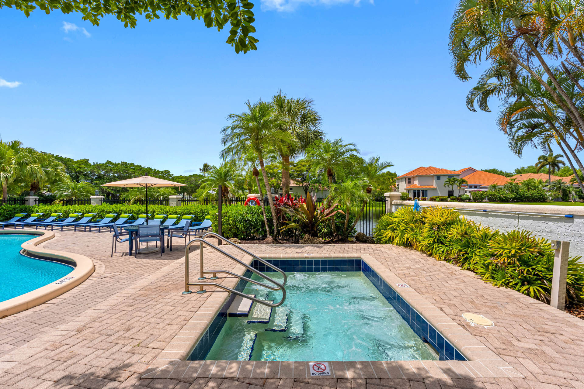Mizner Court Image 12