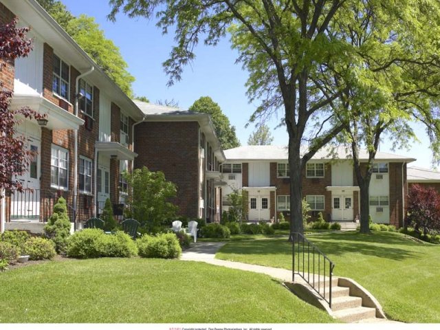 Valley View Apartments Image 2