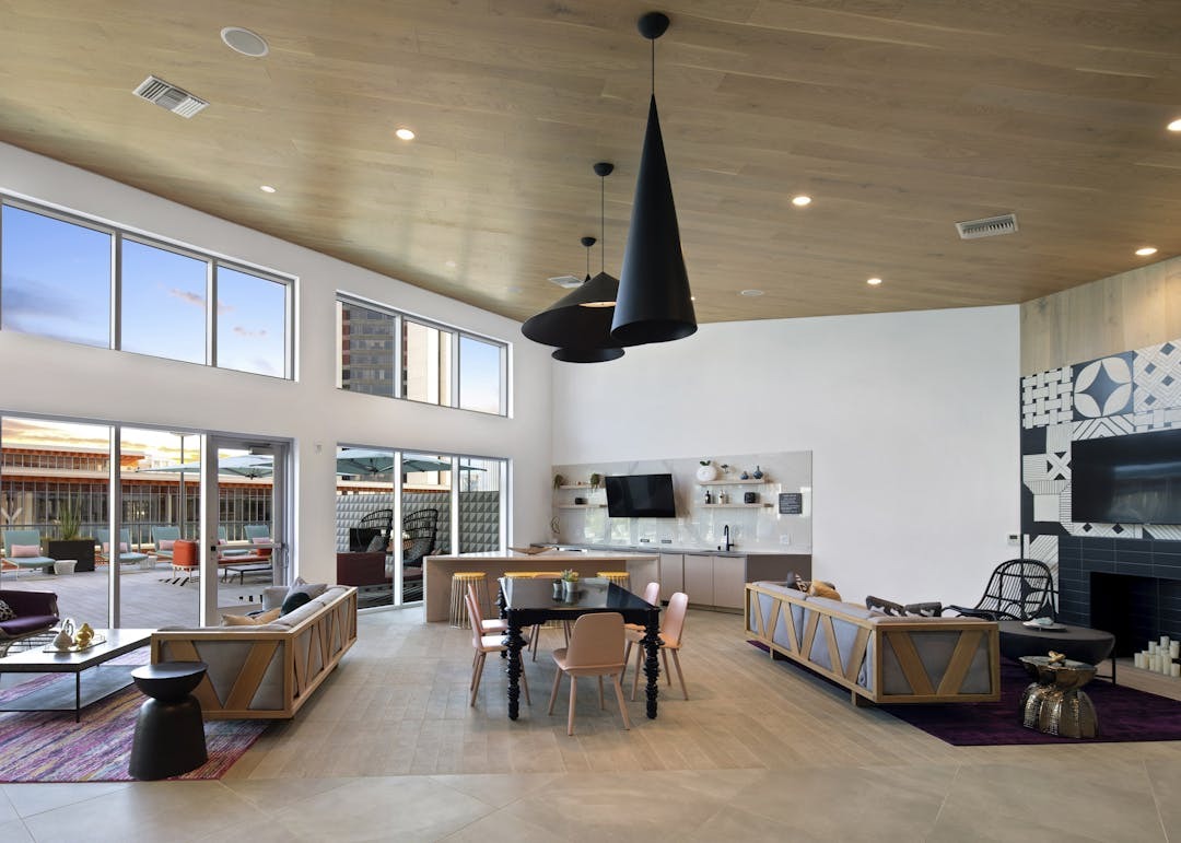 AMLI Park Broadway Image 2