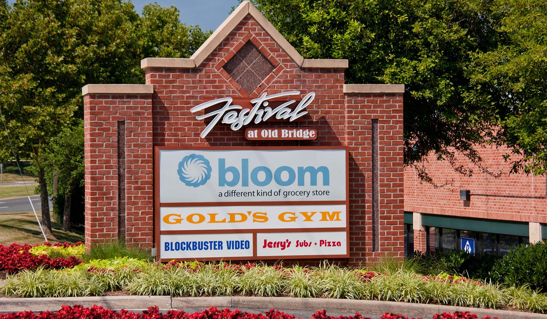 Located near Merchant Plaza as well