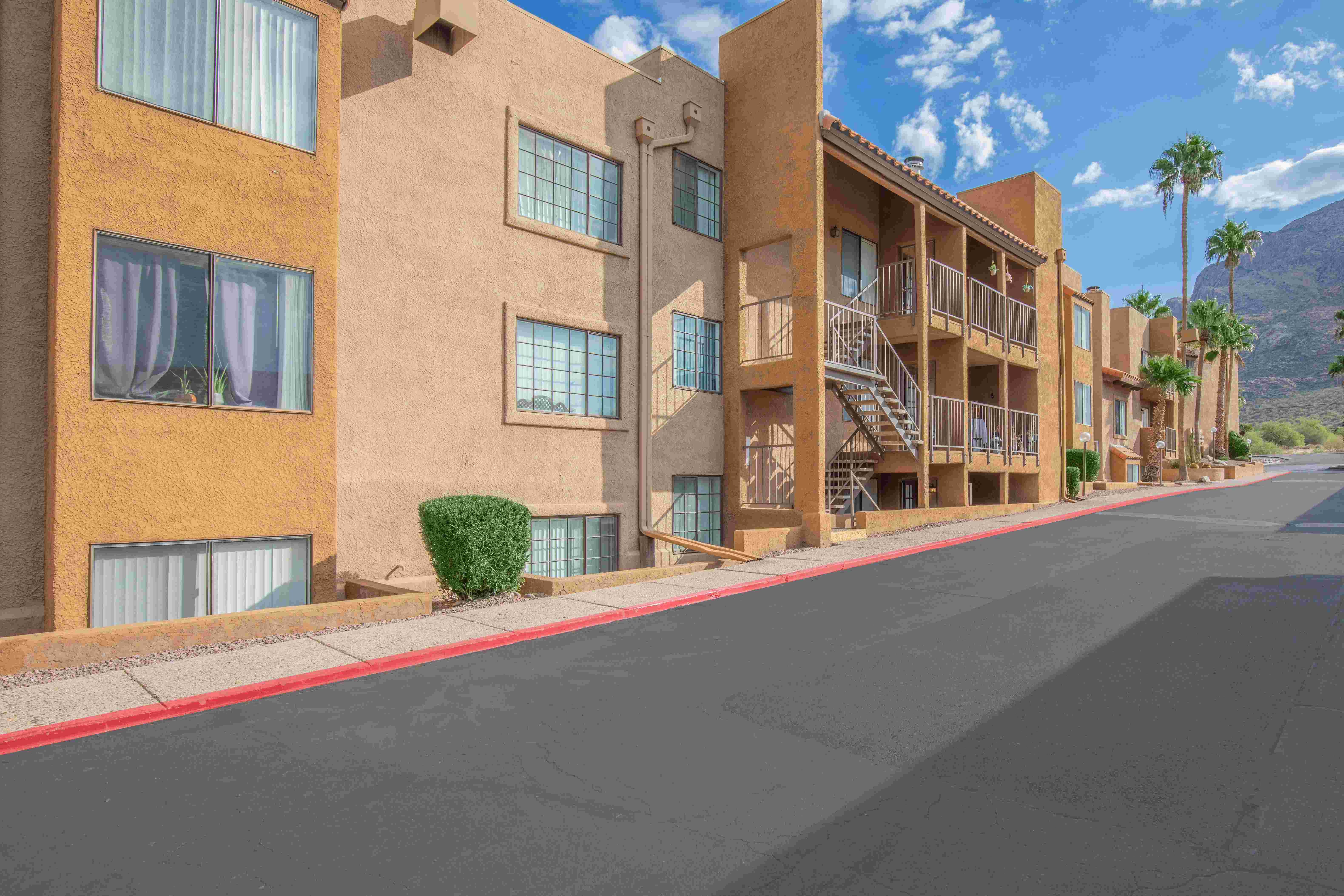 Catalina Crossing Apartments Image 15