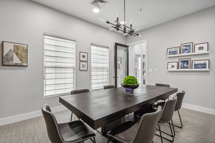 Lincoln at Fair Oaks Image 41