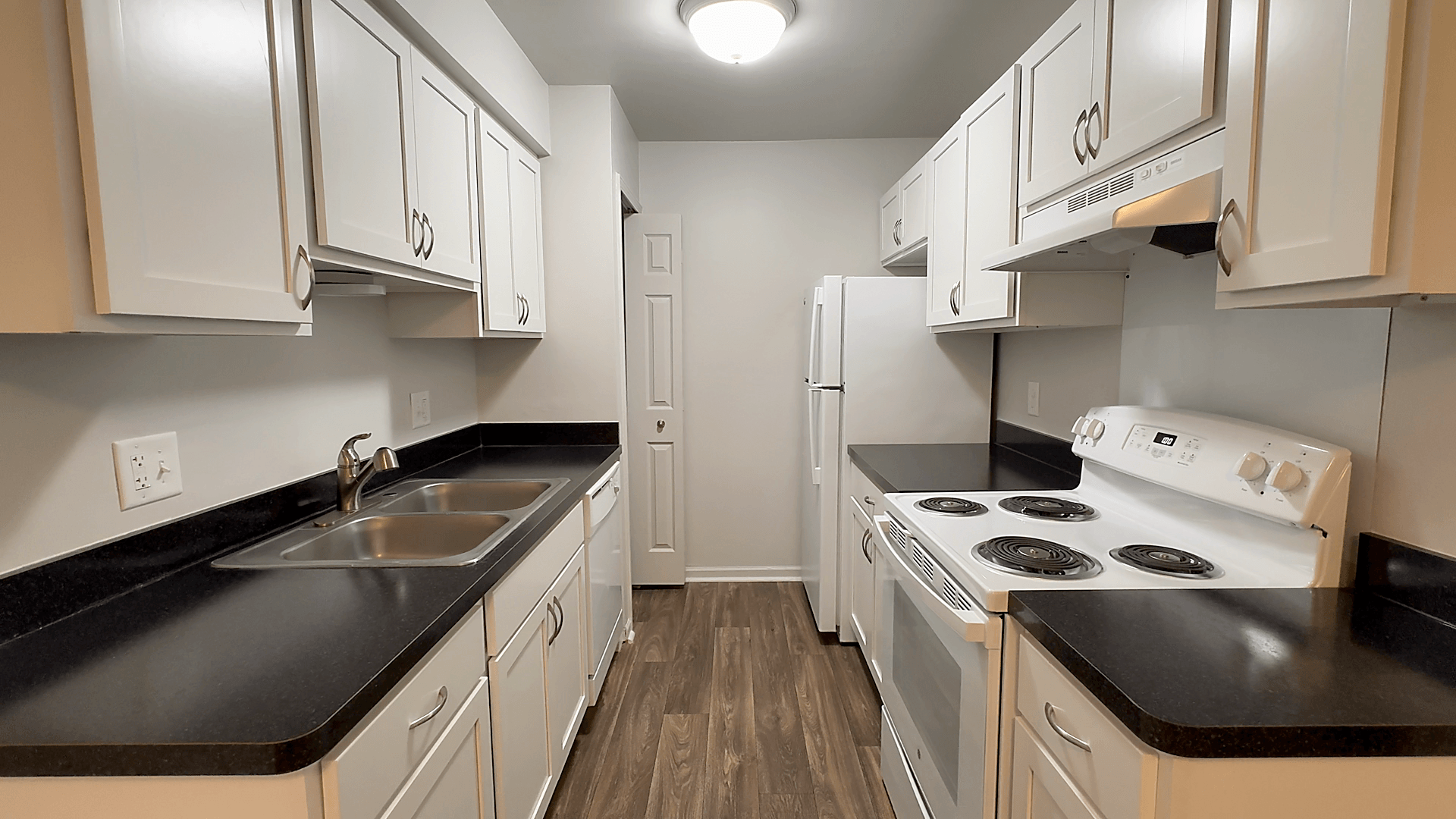 Three Oaks Apartments Image 47