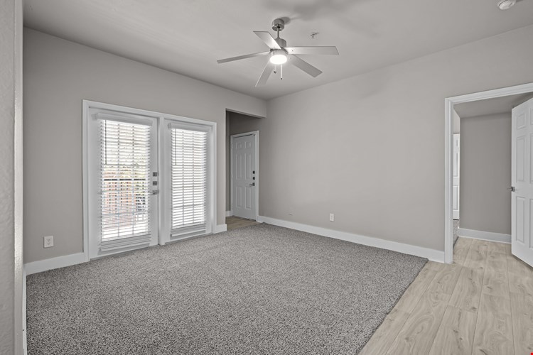 Larkin Apartment Homes Image 36