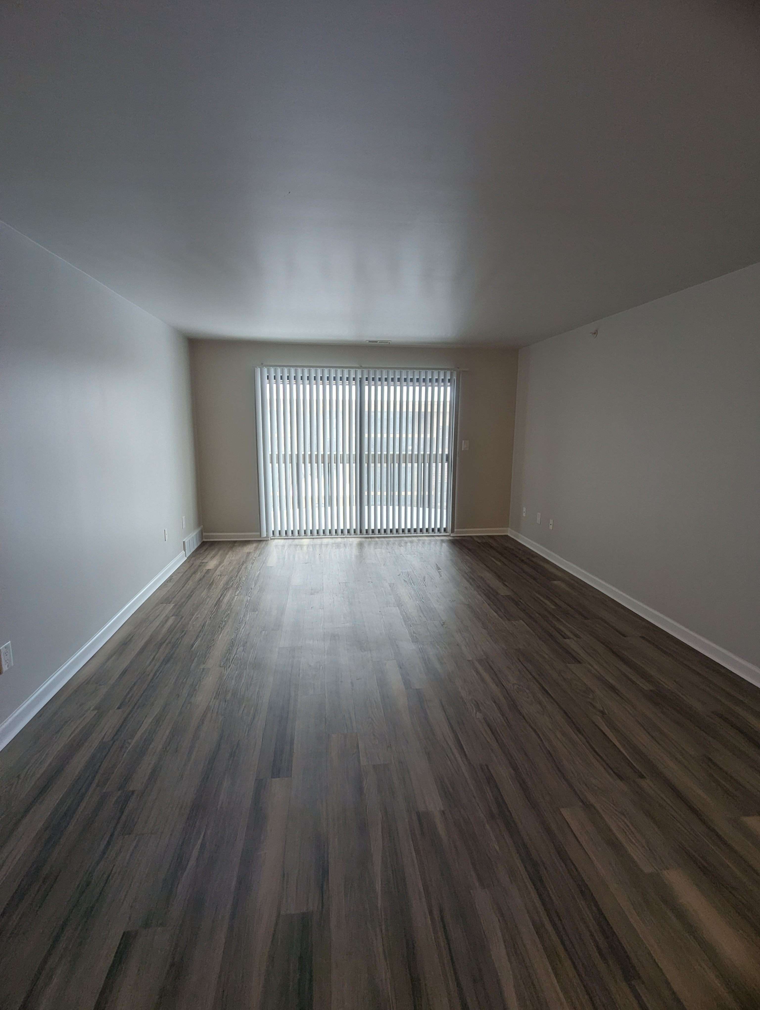 Lakeside Village Apartments Image 57