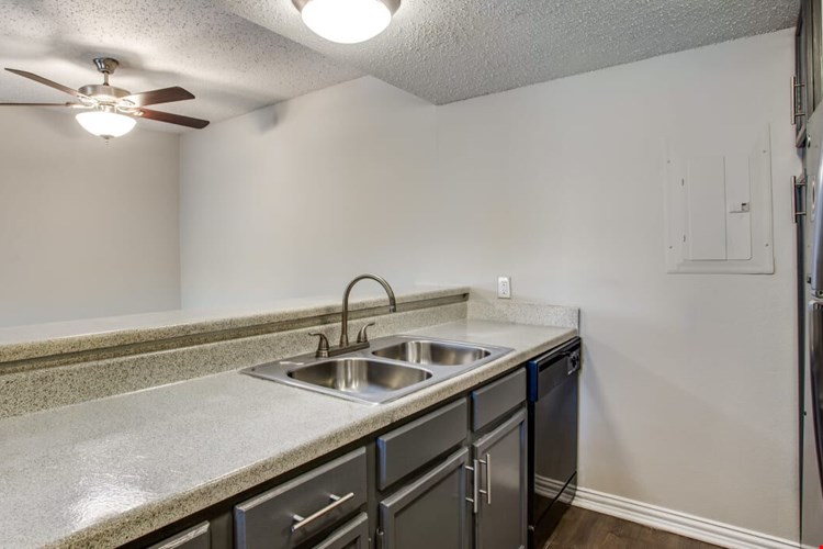 Decker Apartment Homes Image 22