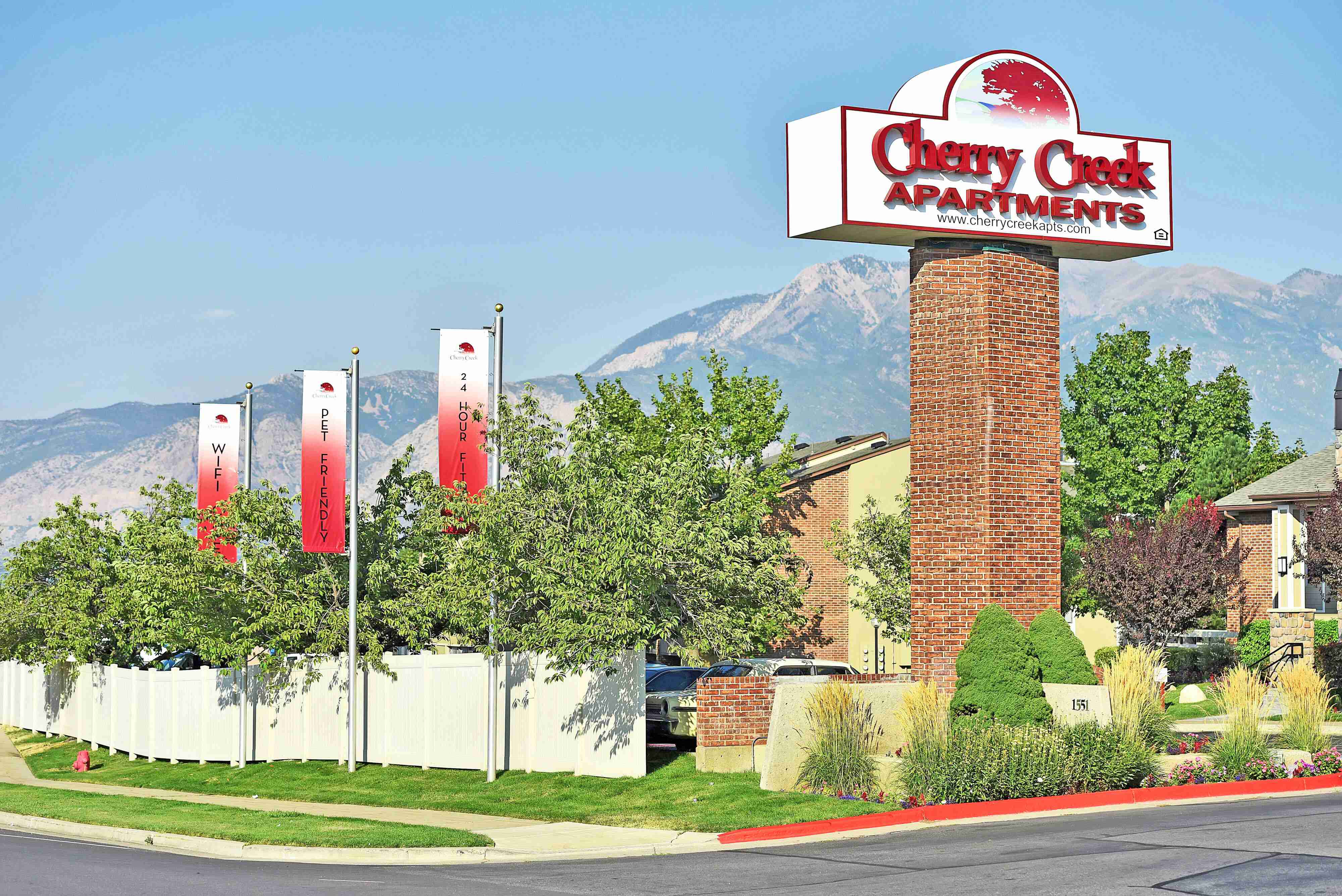Cherry Creek Apartments Image 2