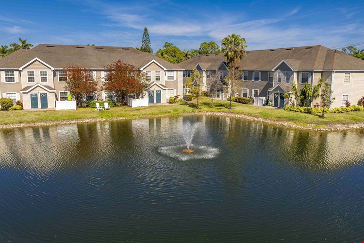 Enjoy the tranquil views of our beautiful lake, complete with a soothing fountain and lush landscaping. Experience peaceful waterfront living at Meadow Lakes Apartments.