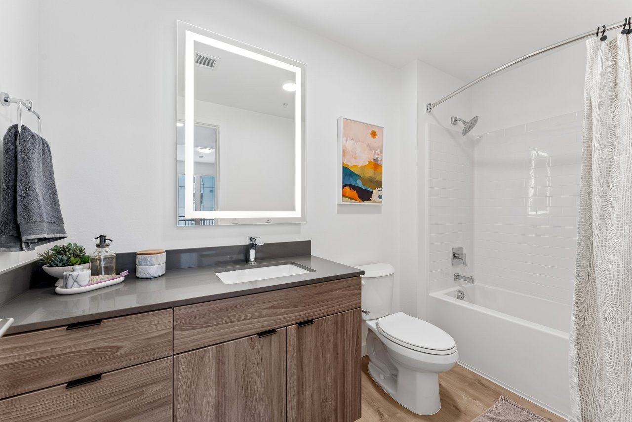 2x2 Bathroom