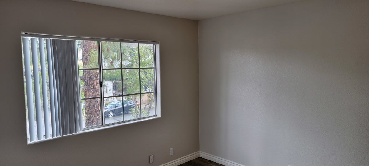 Lakeshore Terrace Image 9