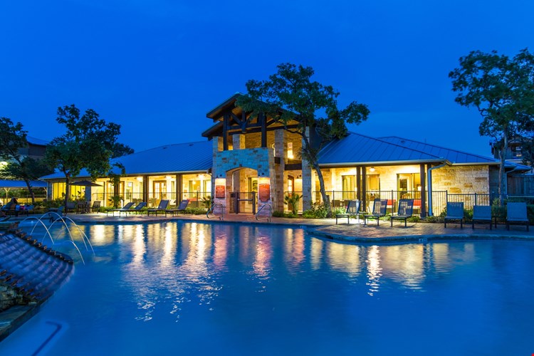 Platinum Shavano Oaks Apartments Image 24