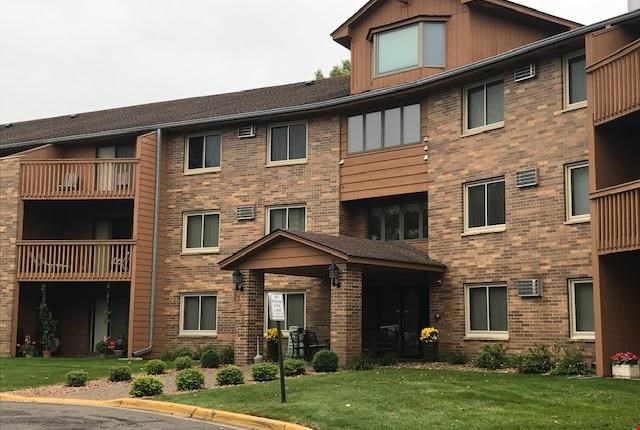 Apartments At Hemlock Pines Maple Grove Apartments At Hemlock Pines Maple Grove