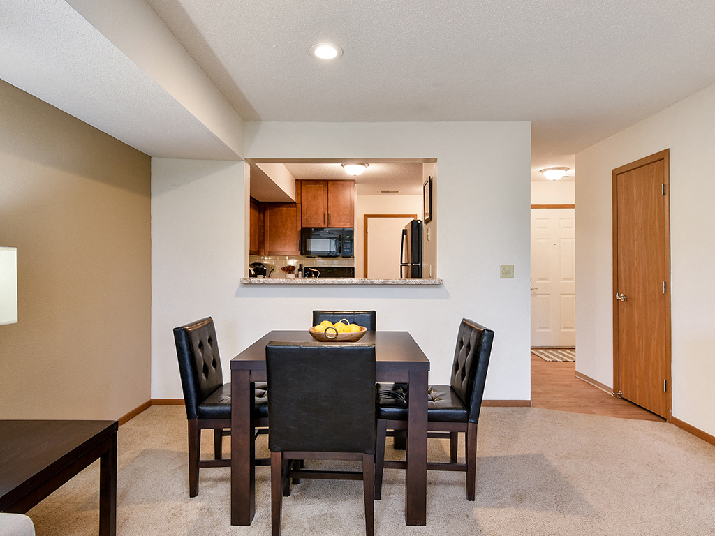 Birch Lake Townhomes Image 32