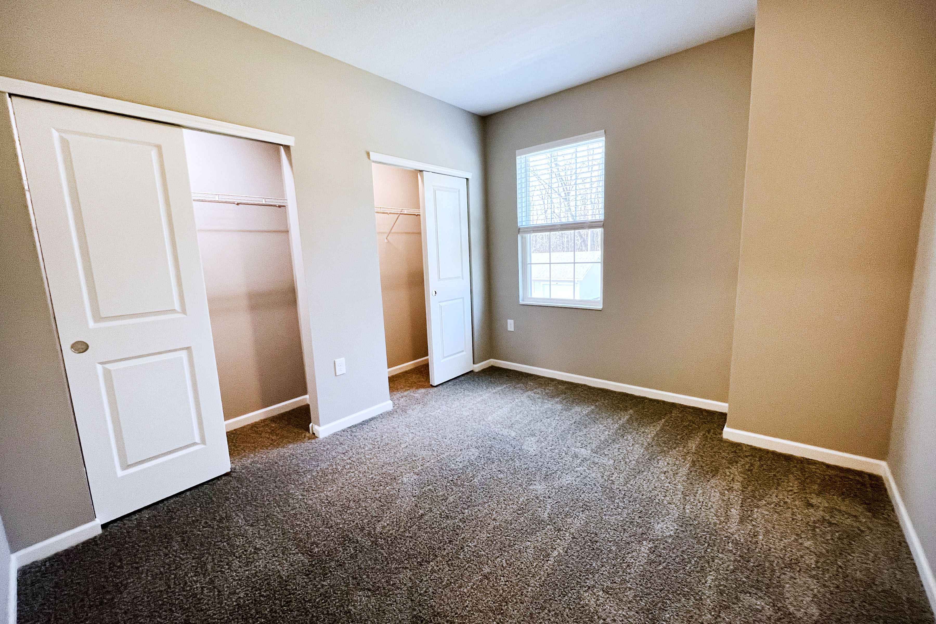 3 Bedroom Arlington Bedroom