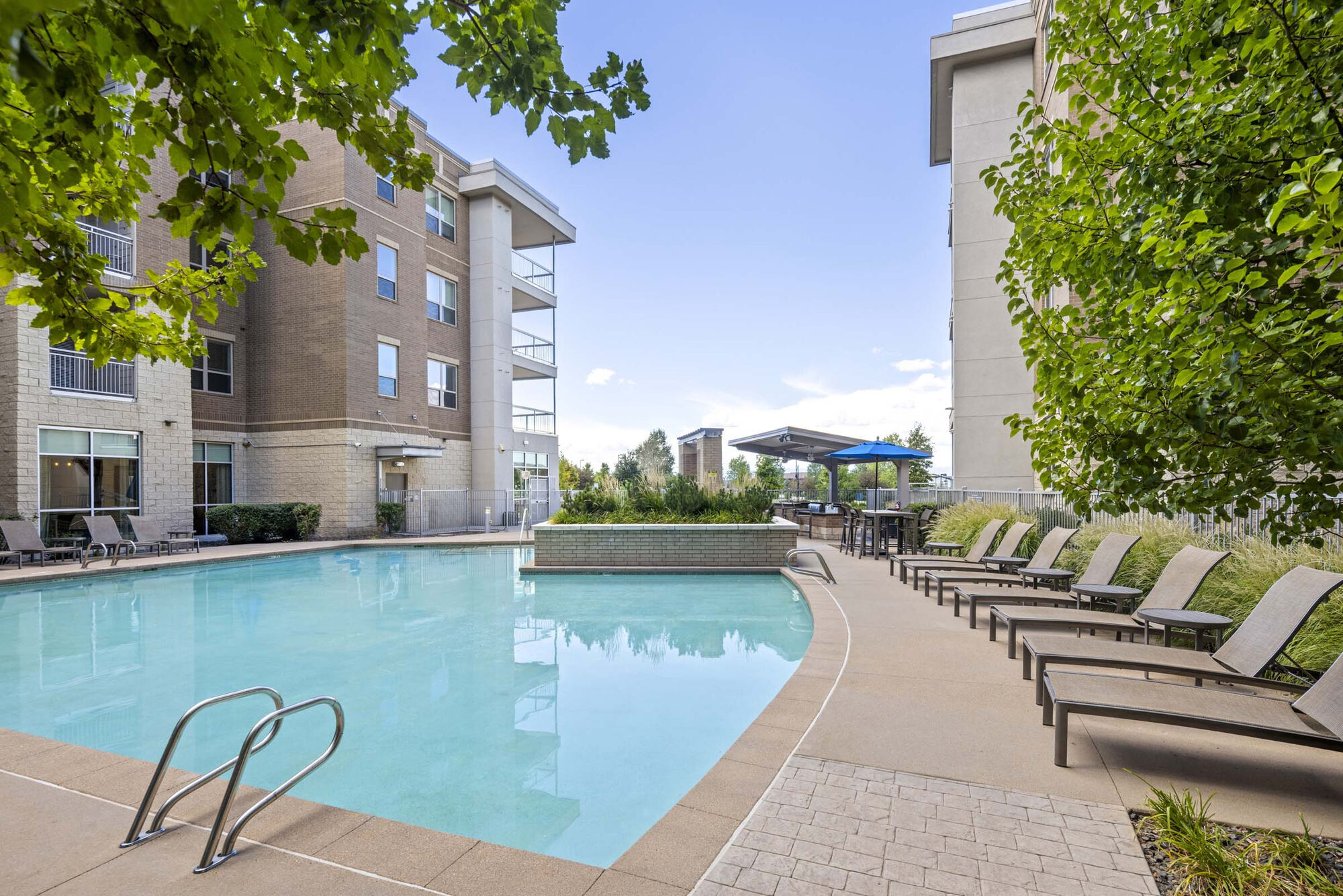 Camden Lincoln Station Image 20