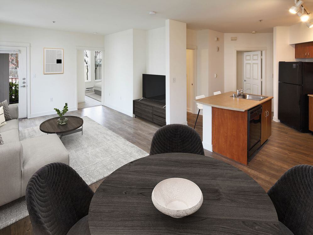 Classic Package I kitchen and dining room