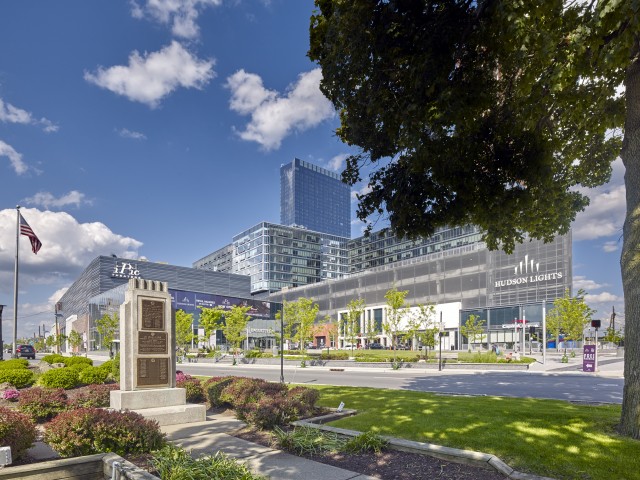 Hudson Lights Image 16