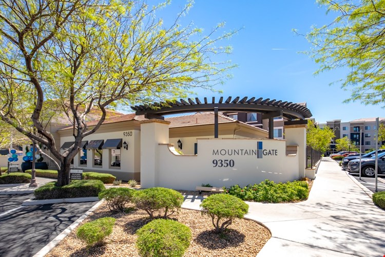 Mountain Gate Image 44