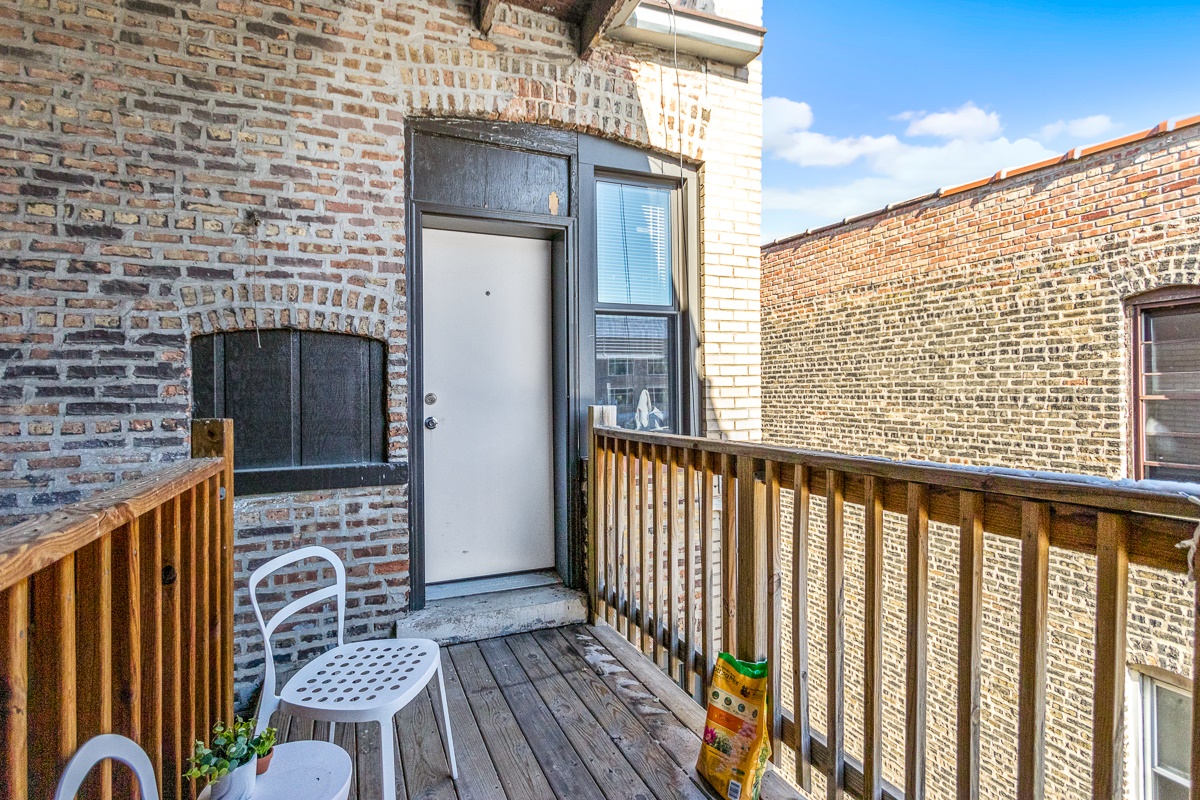 617-25 W. Melrose Image 7