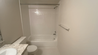 Lakeside Village Apartments Image 93