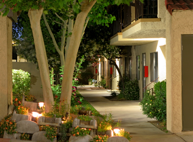 Parkwood Apartments Image 4