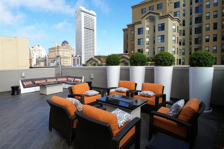 Tower 737 Condominium Rentals Image 22