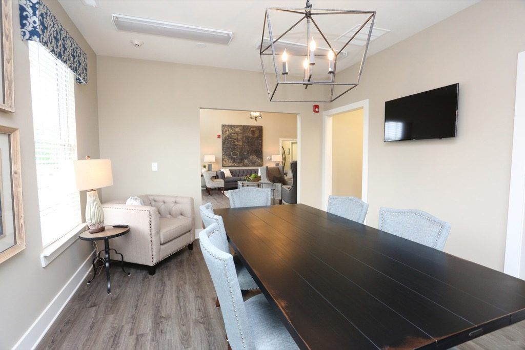 State Street Apartments Image 21