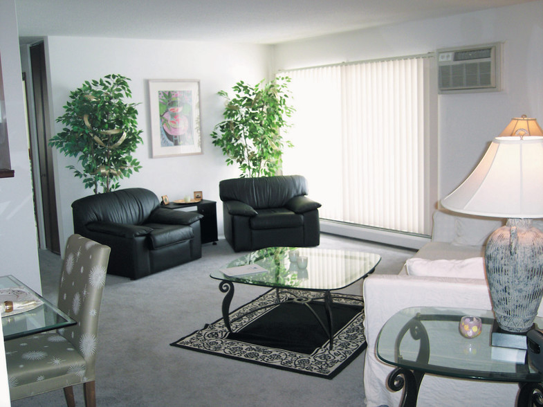 Lake Cove Village Image 4