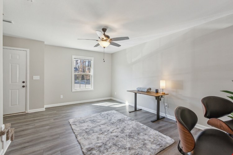 Center Pointe Townhomes Image 13