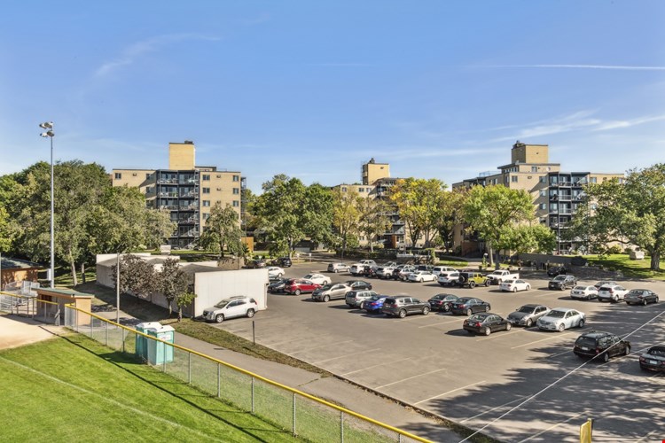 Park Towers Image 26