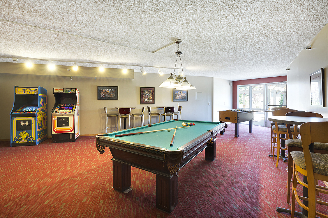 Pebblebrook Flats & Court Image 6