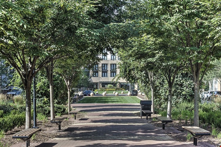 Camden Dulles Station Image 37