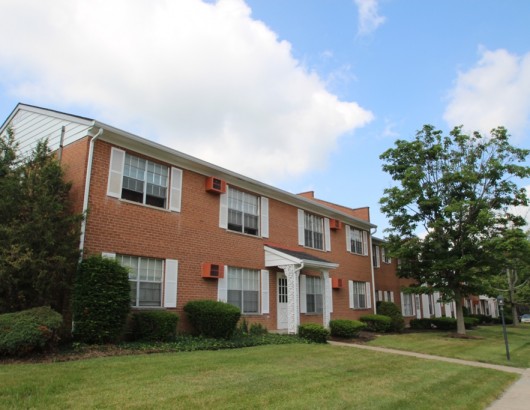 Compton Lake Apartments Image 2